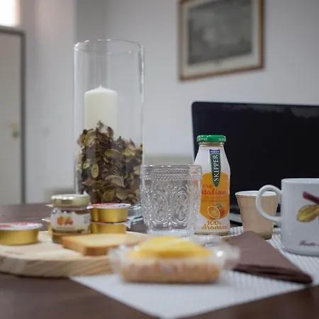 La Corte In Centro לינה וארוחת בוקר קאסרטה